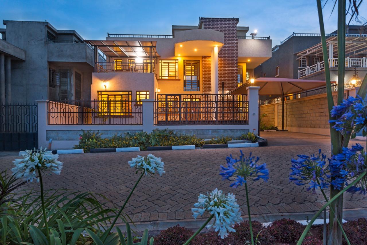 5b5f84a1 b8a5 4634 8b29 cfeda69769de